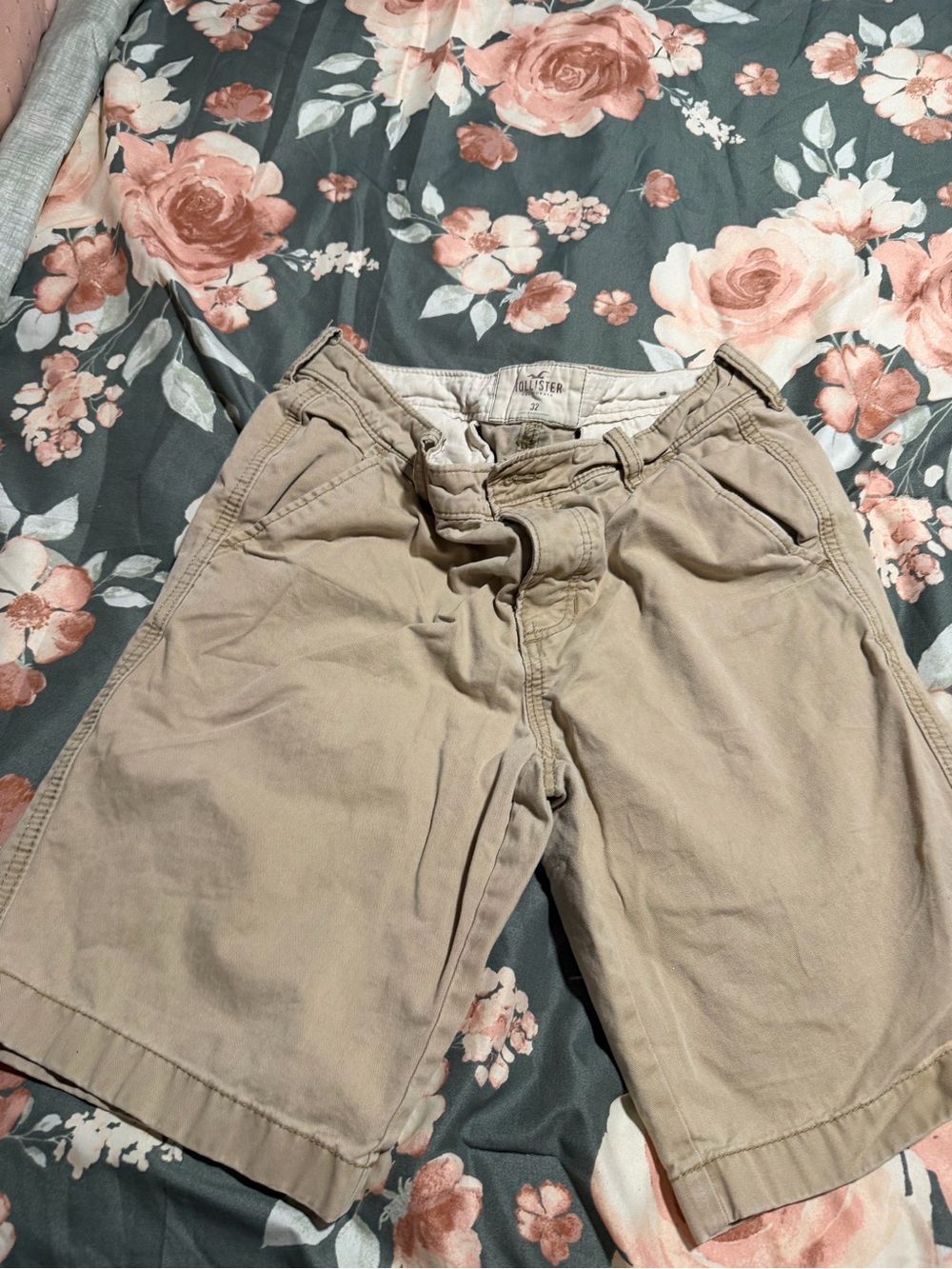 Hollister Tan Khaki Bermuda Shorts